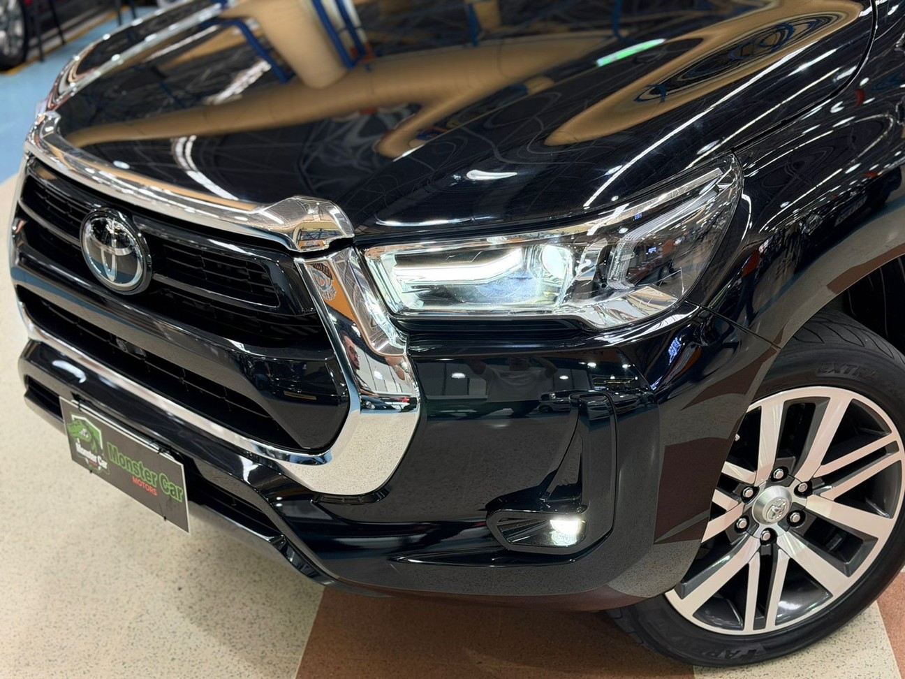 TOYOTA HILUX