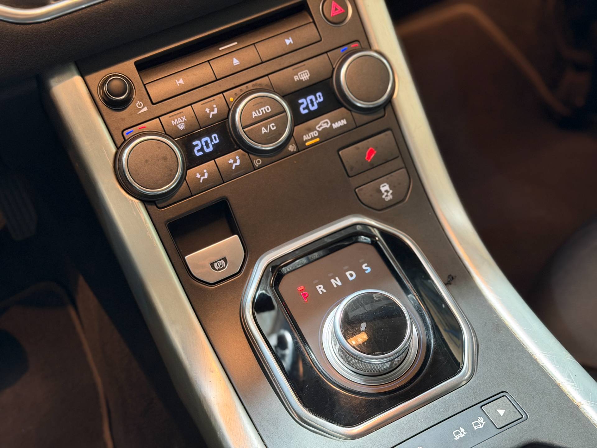 LAND ROVER RANGE ROVER EVOQUE