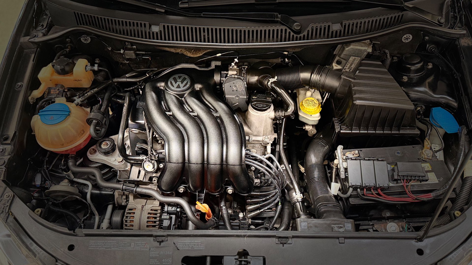 VOLKSWAGEN POLO