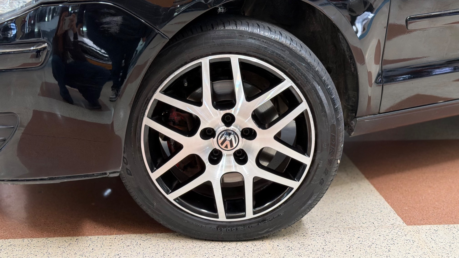 VOLKSWAGEN POLO