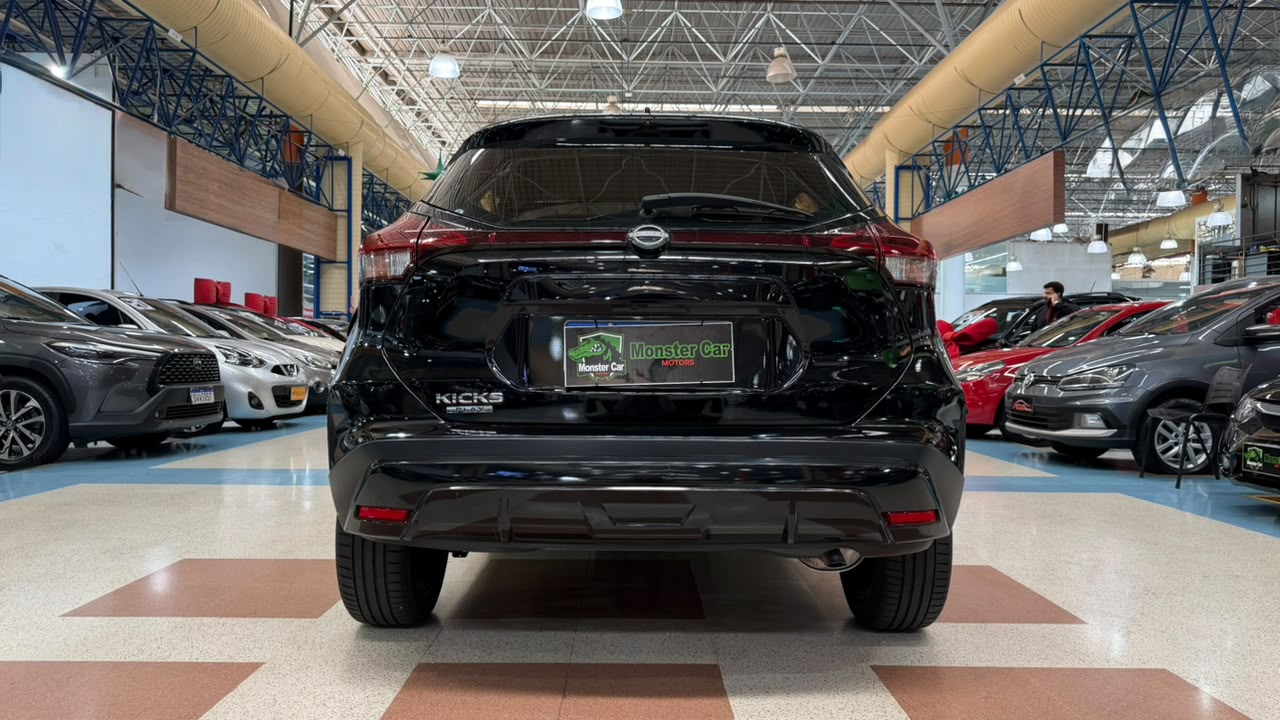 NISSAN KICKS PLAY