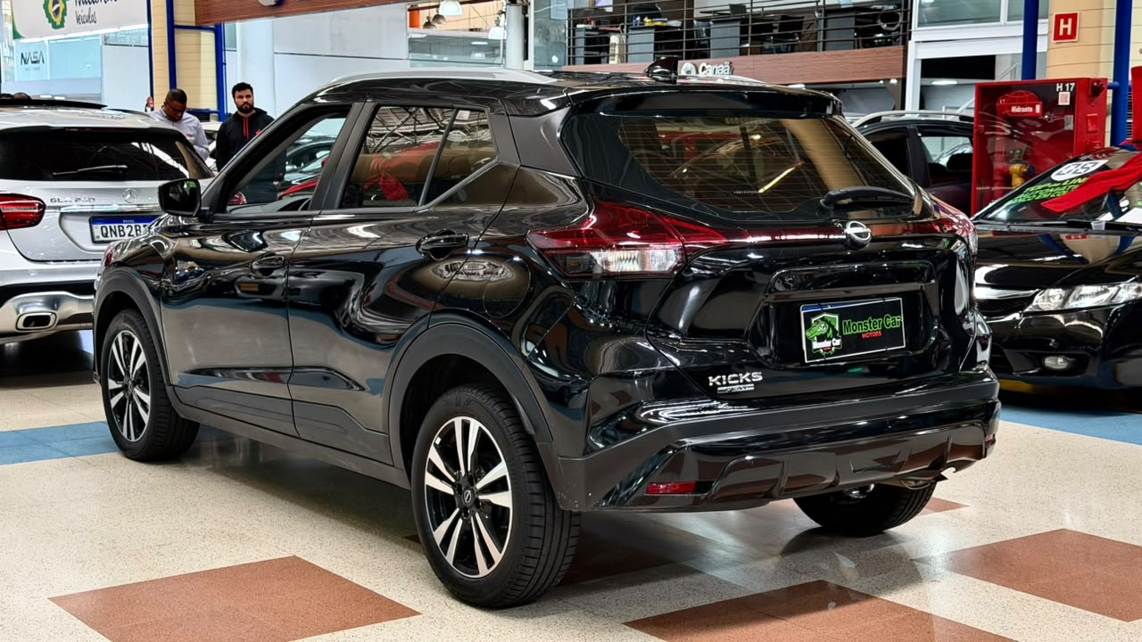 NISSAN KICKS PLAY