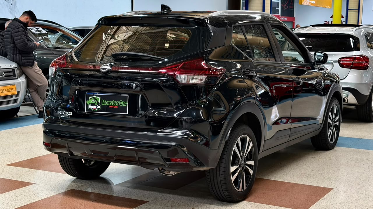 NISSAN KICKS PLAY