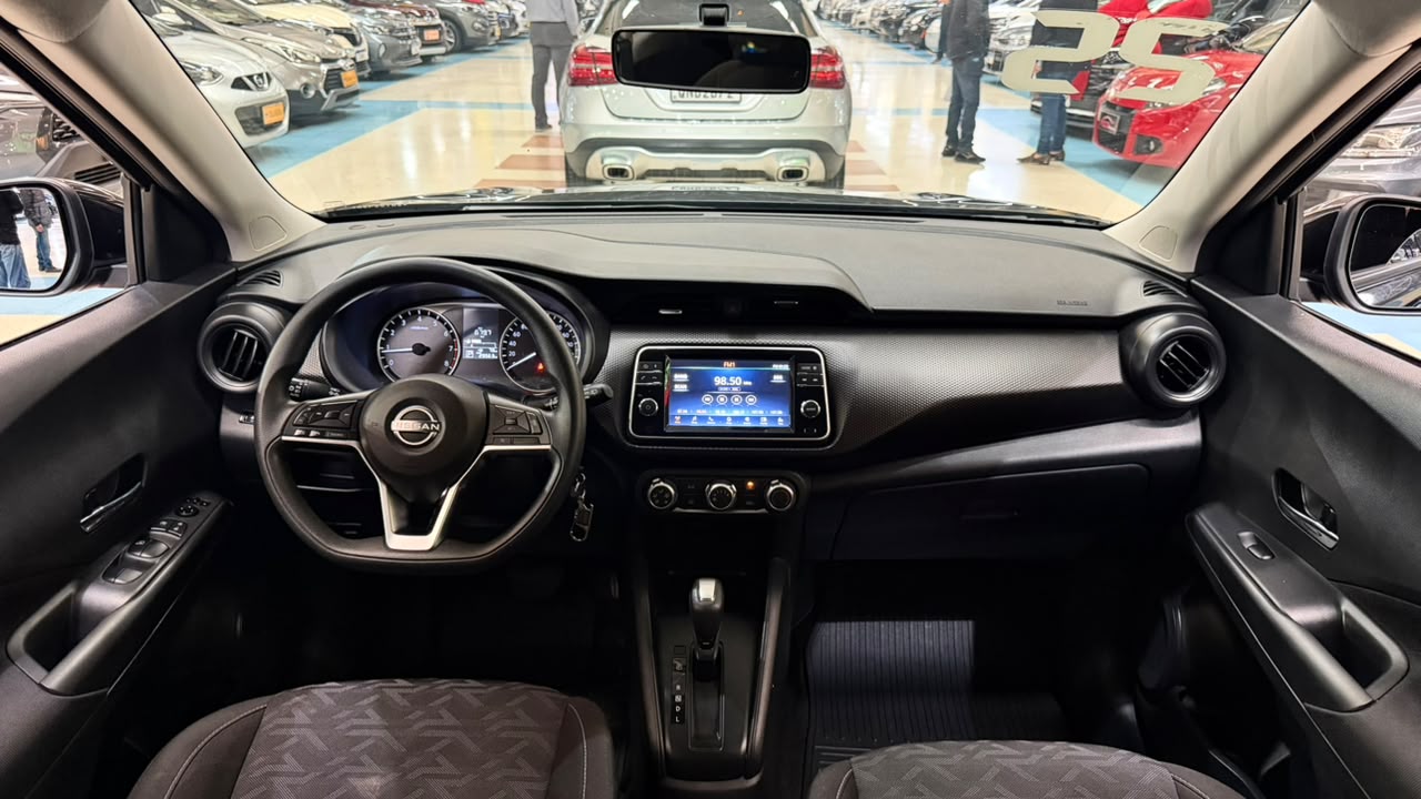 NISSAN KICKS PLAY