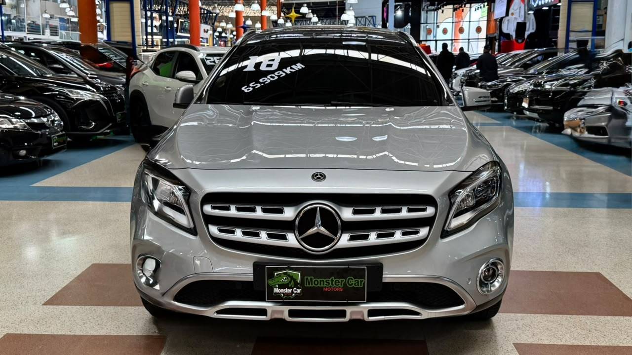 MERCEDES-BENZ GLA 200
