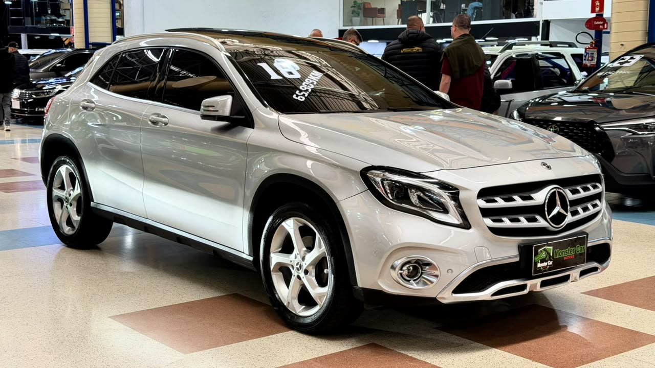 MERCEDES-BENZ GLA 200
