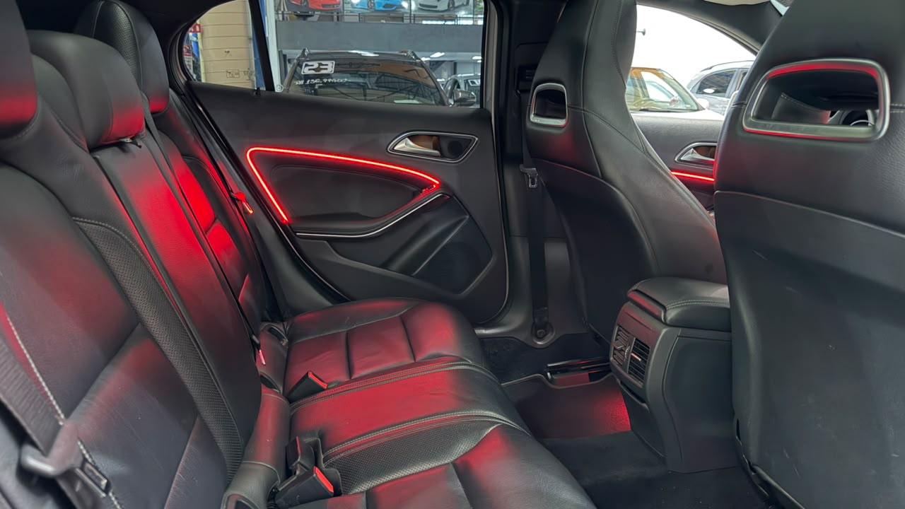 MERCEDES-BENZ GLA 200