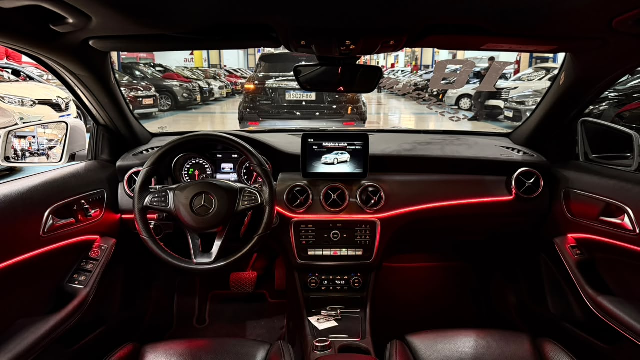 MERCEDES-BENZ GLA 200