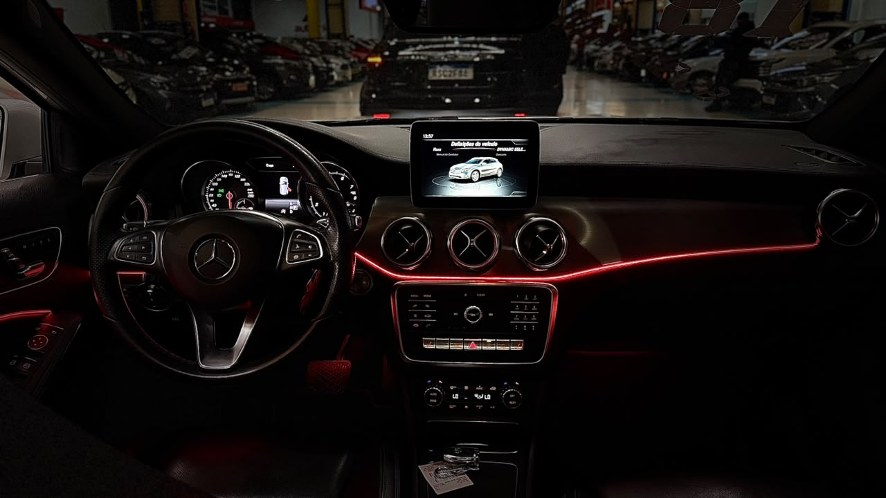 MERCEDES-BENZ GLA 200