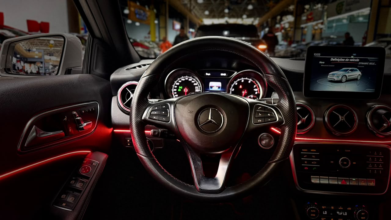 MERCEDES-BENZ GLA 200