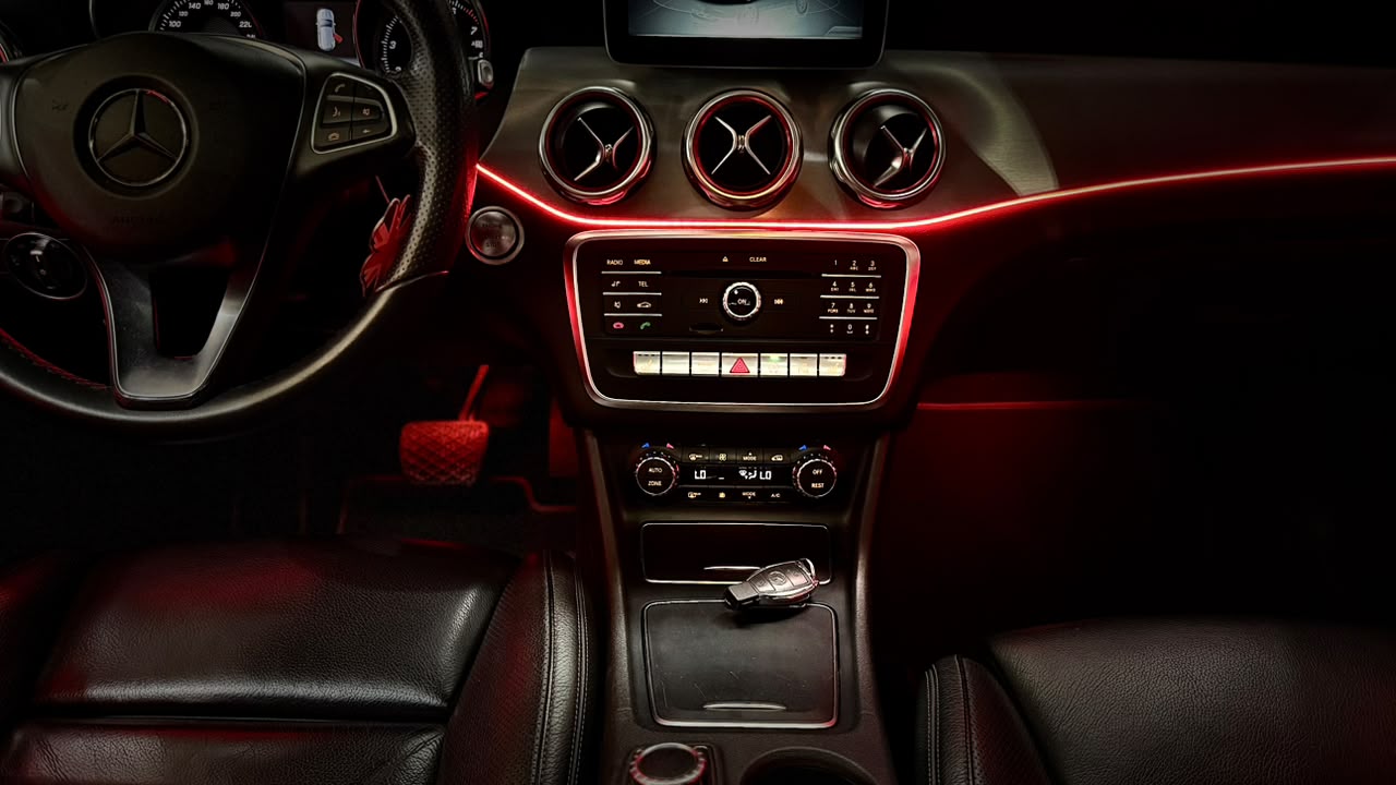 MERCEDES-BENZ GLA 200