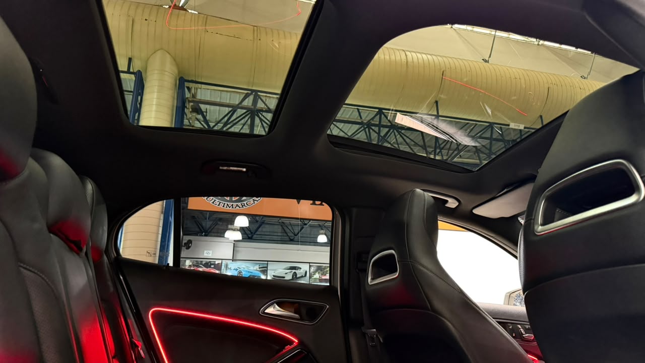 MERCEDES-BENZ GLA 200