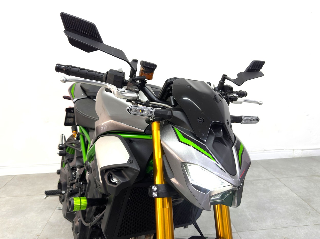 KAWASAKI Z900 R EDITION