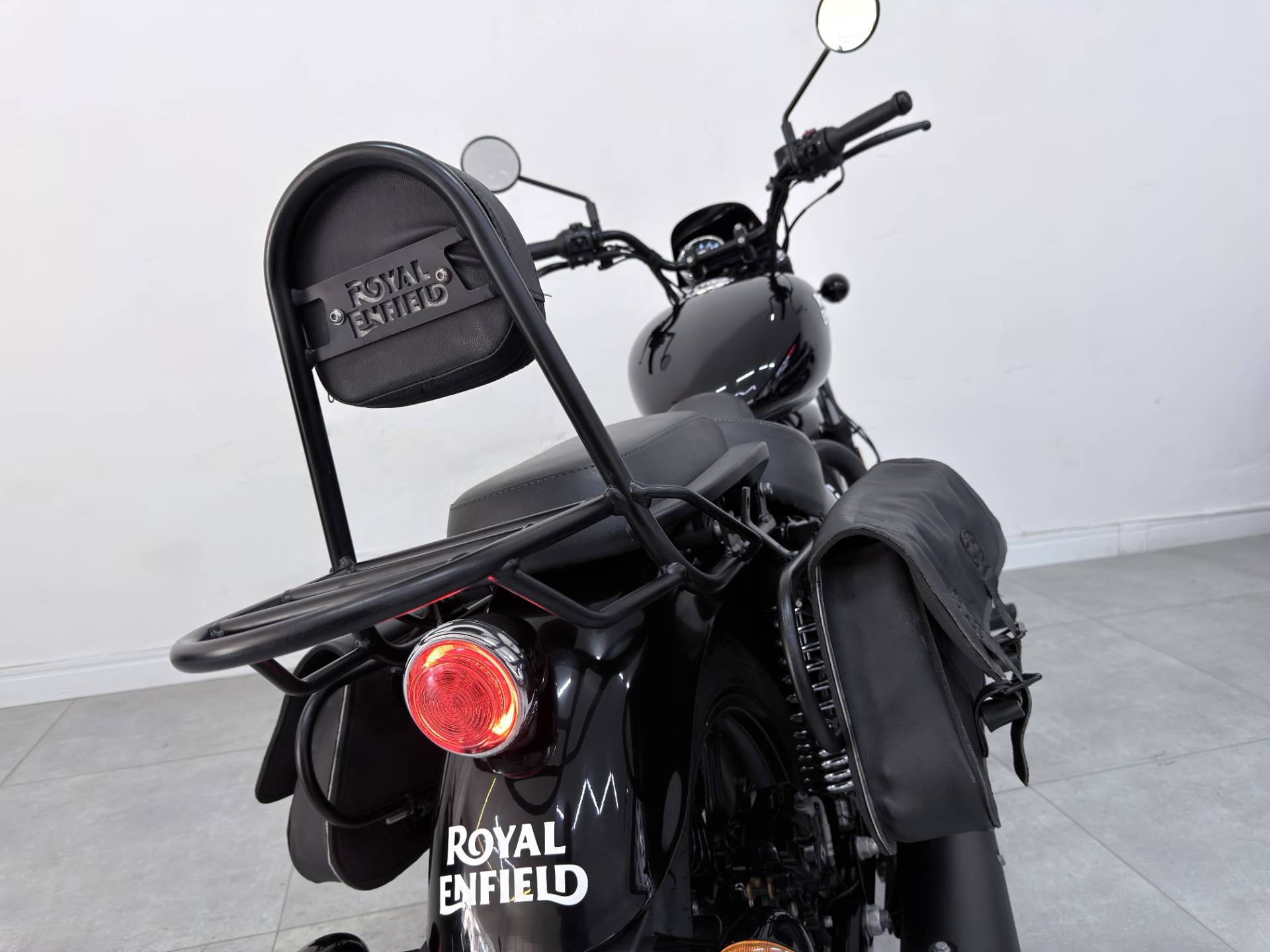 ROYAL ENFIELD METEOR 350 FIREBALL