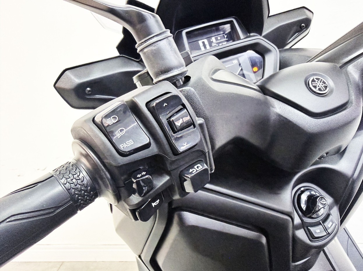 YAMAHA XMAX 250 CONNECTED ABS