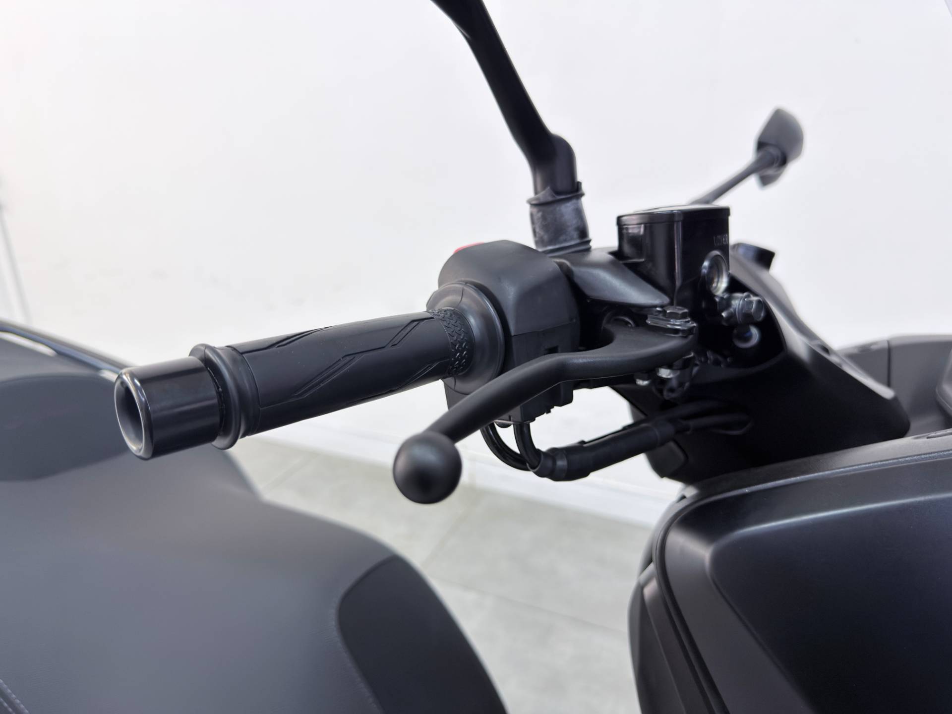 YAMAHA XMAX 250 CONNECTED ABS