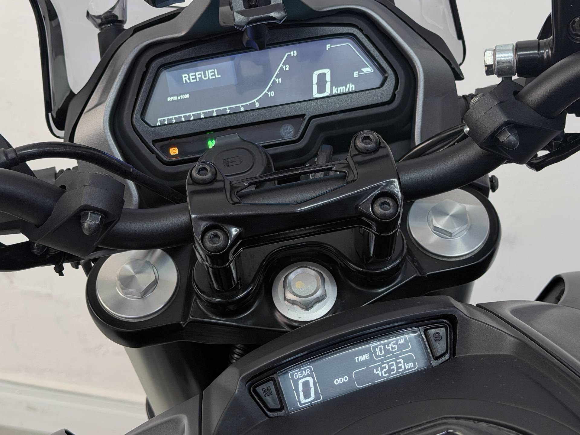 BAJAJ DOMINAR 400