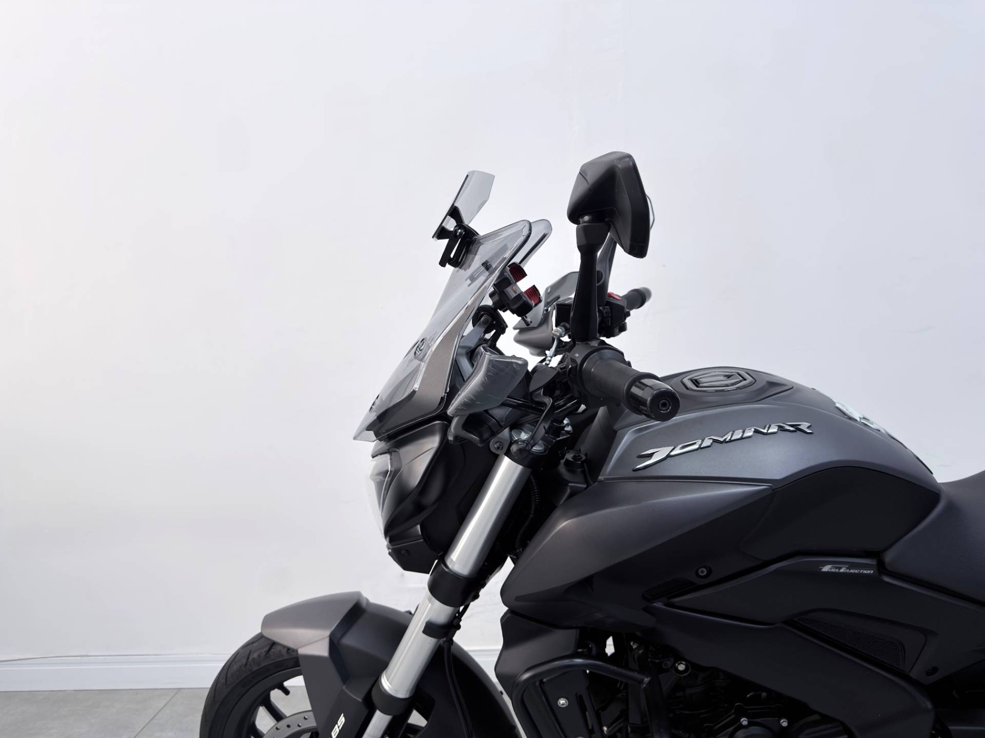 BAJAJ DOMINAR 400