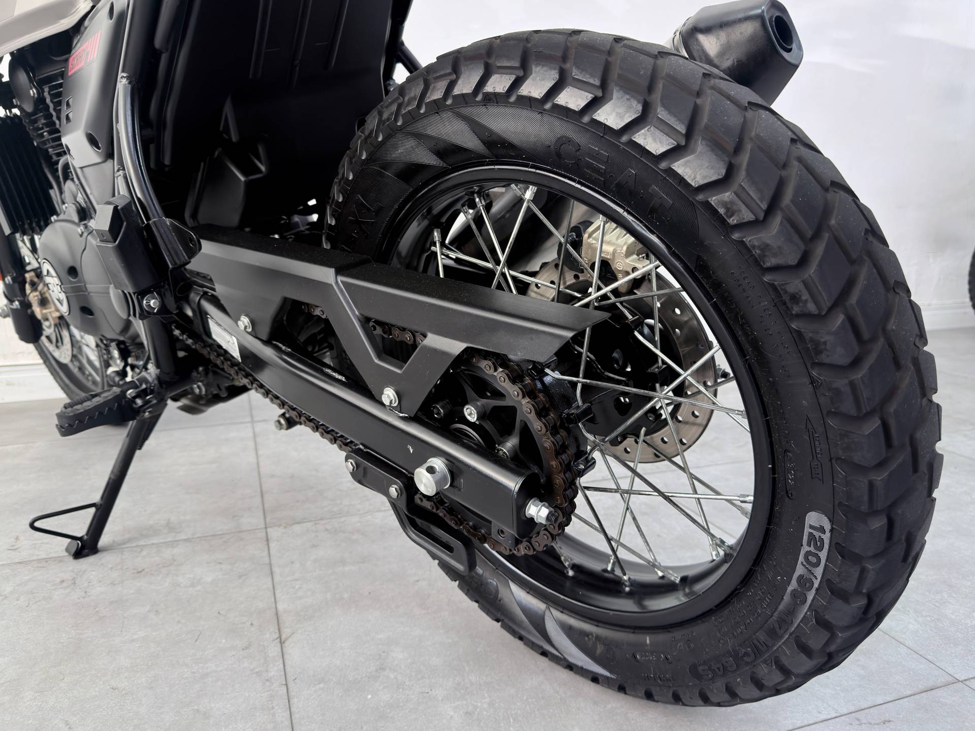 ROYAL ENFIELD HIMALAYAN 411