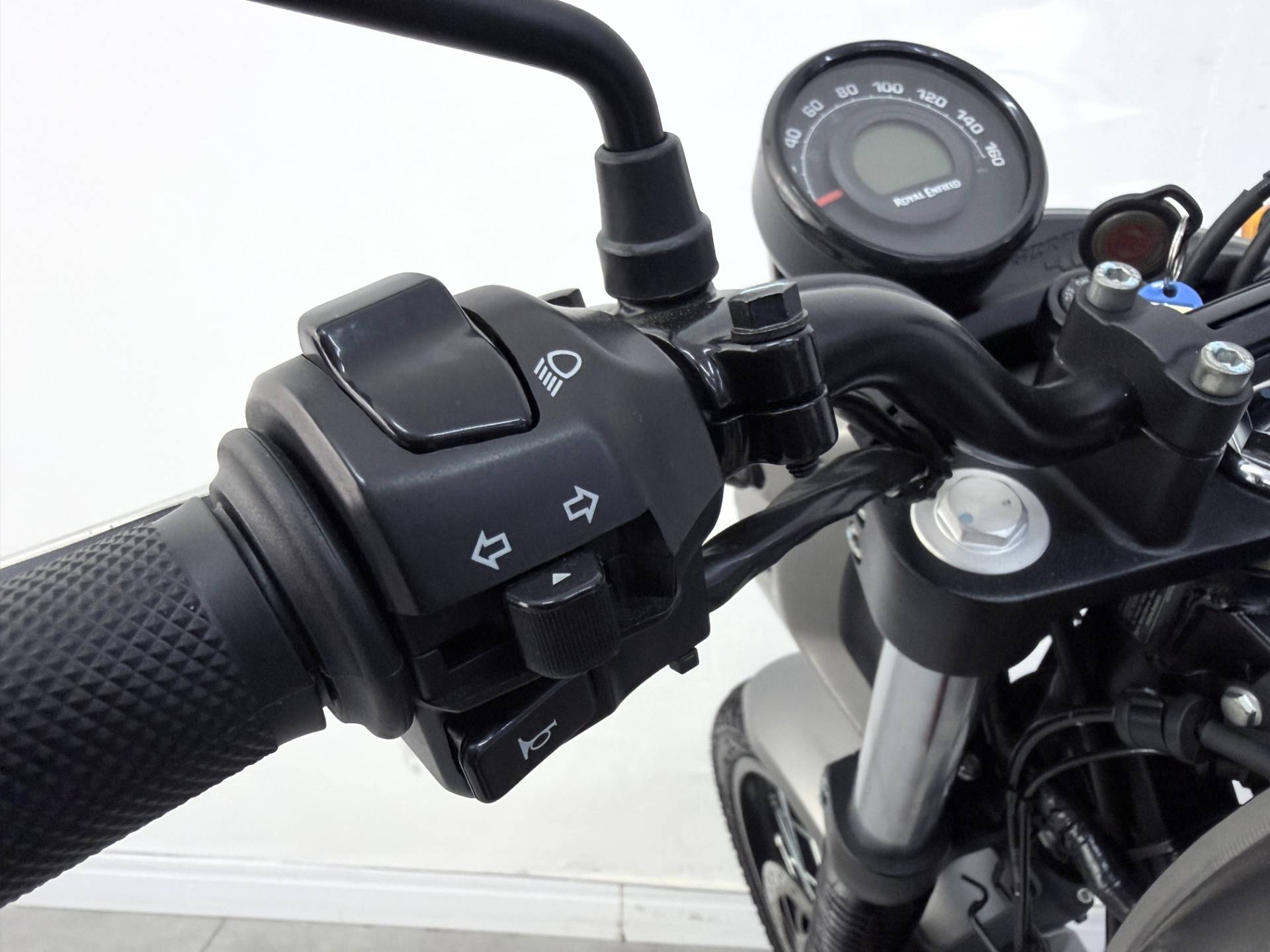 ROYAL ENFIELD HIMALAYAN 411