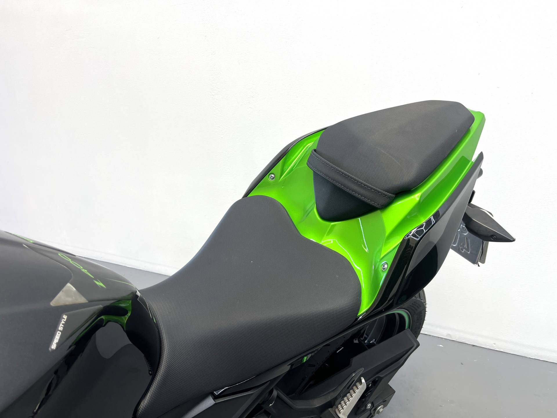KAWASAKI Z400