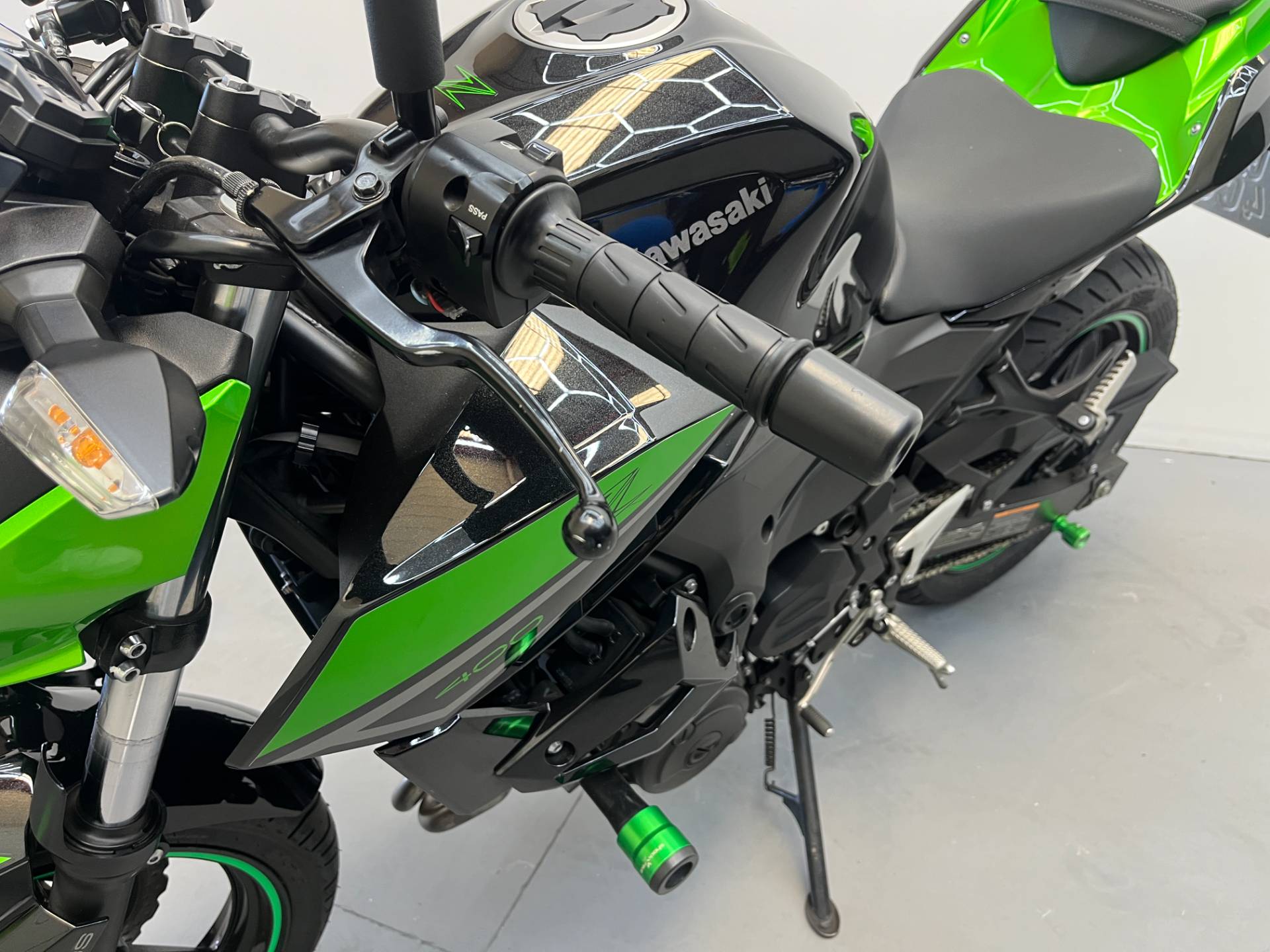 KAWASAKI Z400