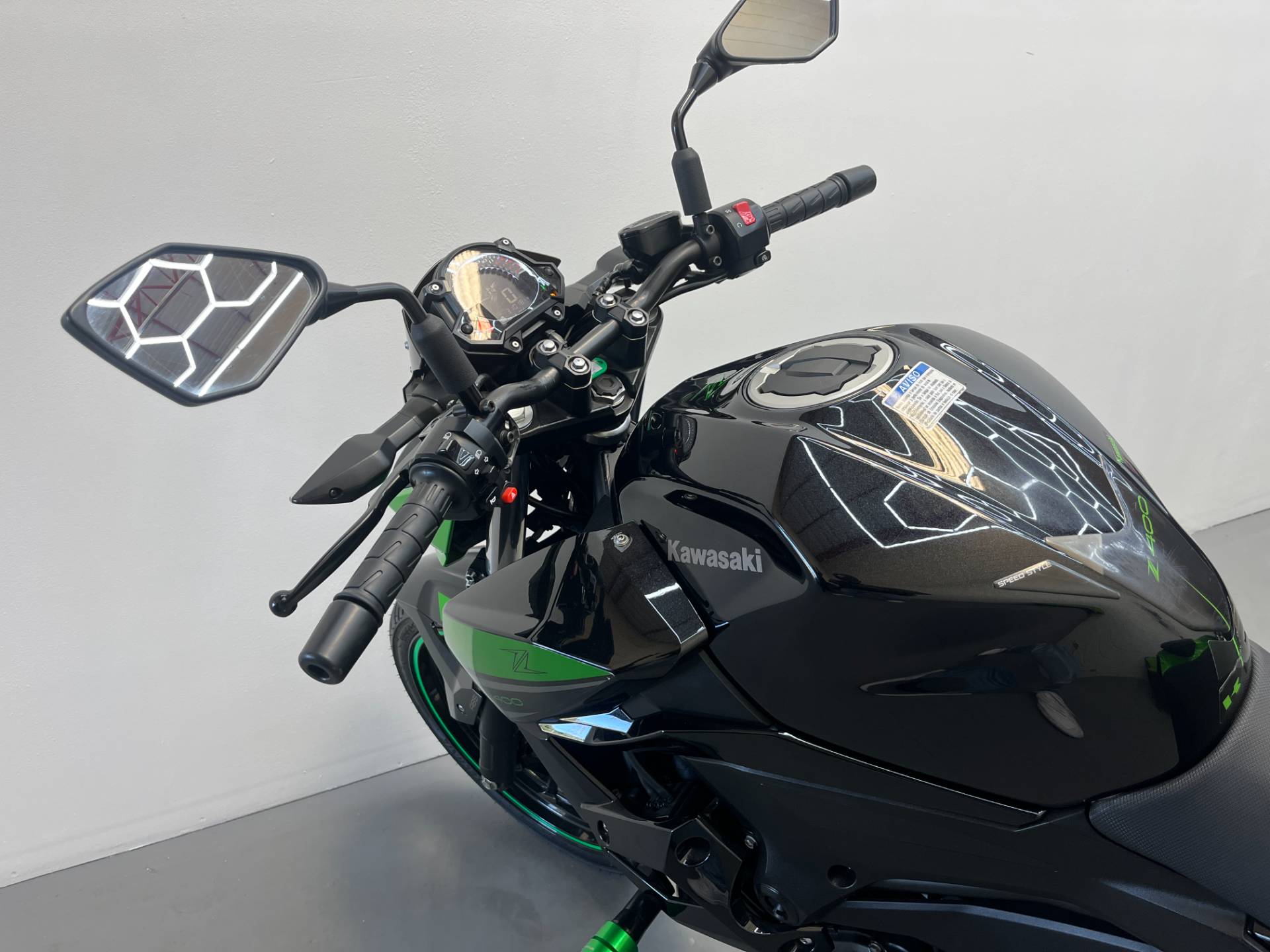 KAWASAKI Z400