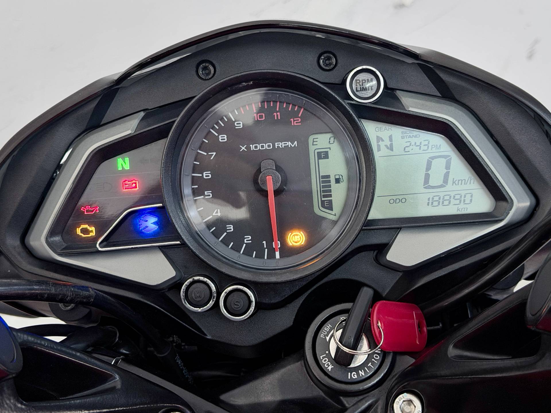 BAJAJ DOMINAR 160