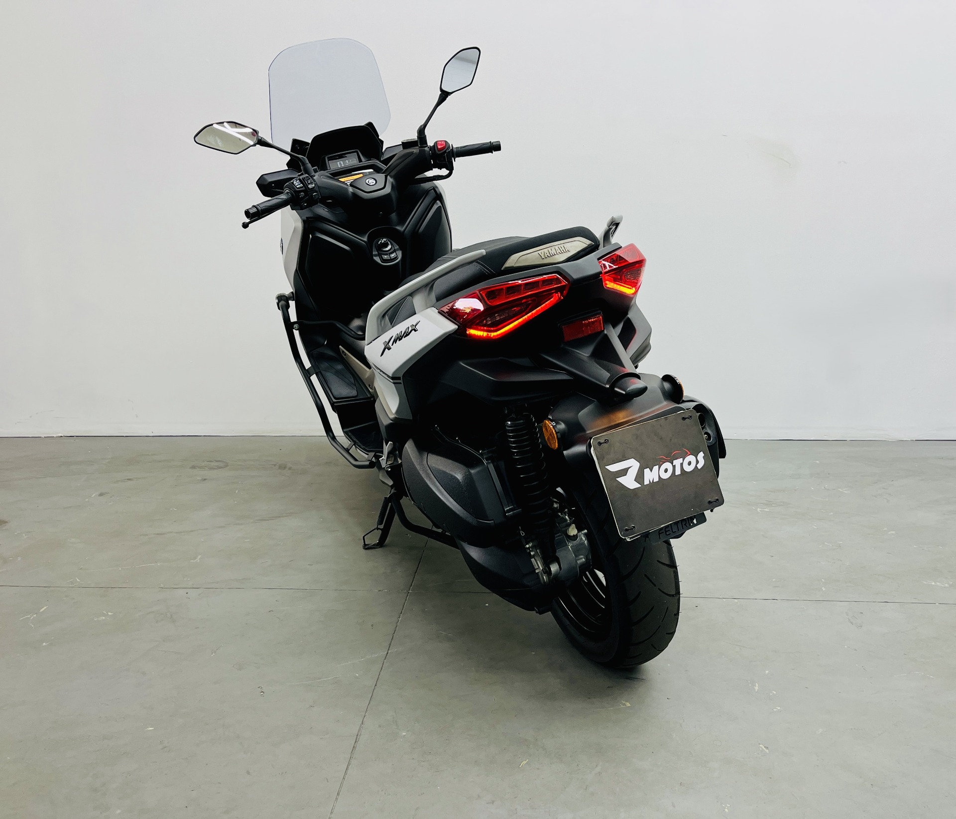 YAMAHA XMAX 250 CONNECTED ABS