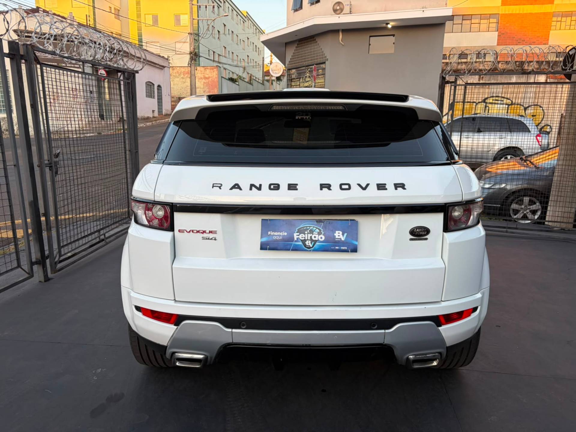 LAND ROVER RANGE ROVER EVOQUE