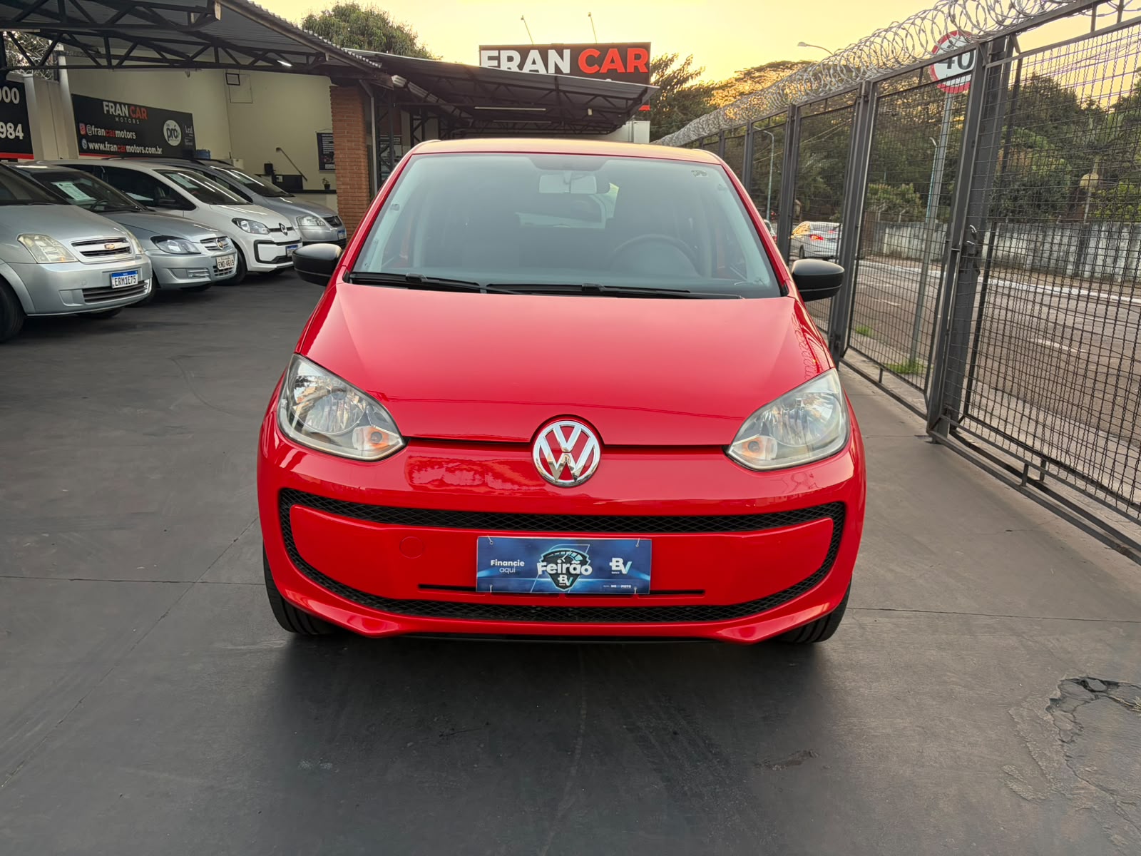 VOLKSWAGEN UP