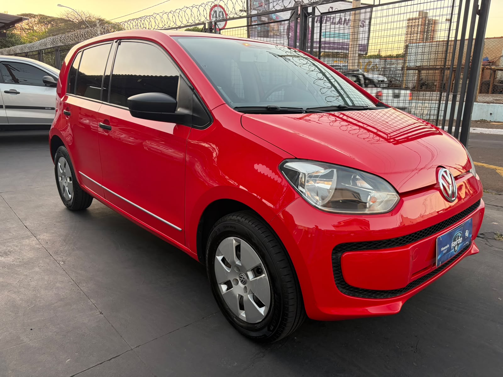 VOLKSWAGEN UP