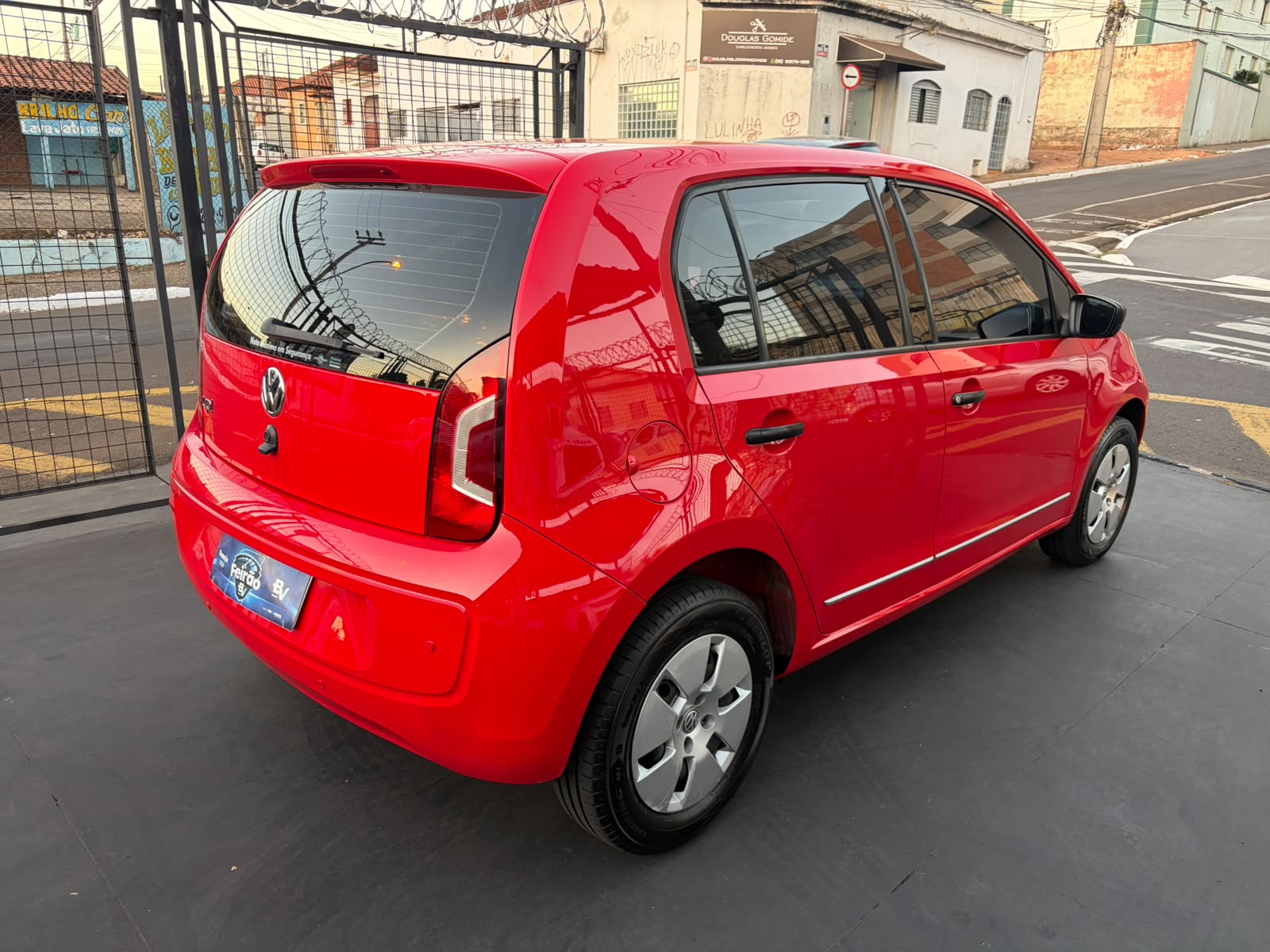 VOLKSWAGEN UP