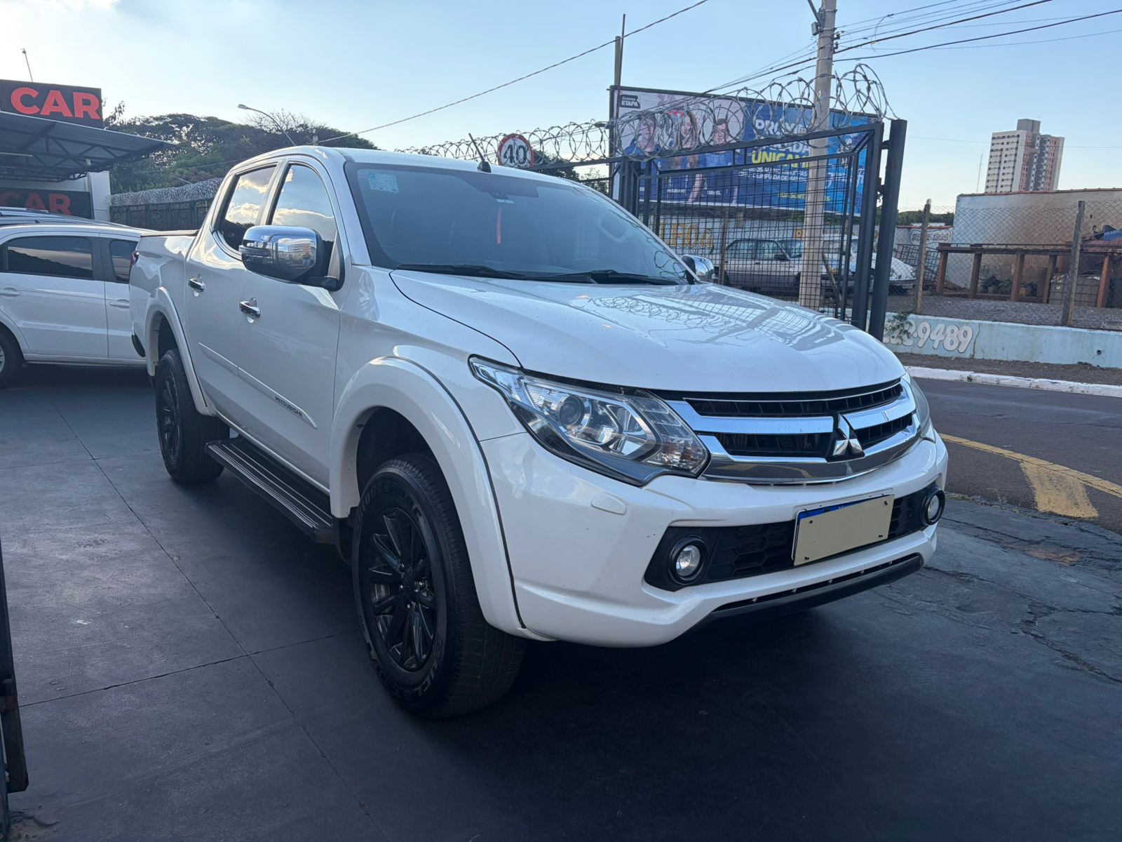 MITSUBISHI L200 TRITON