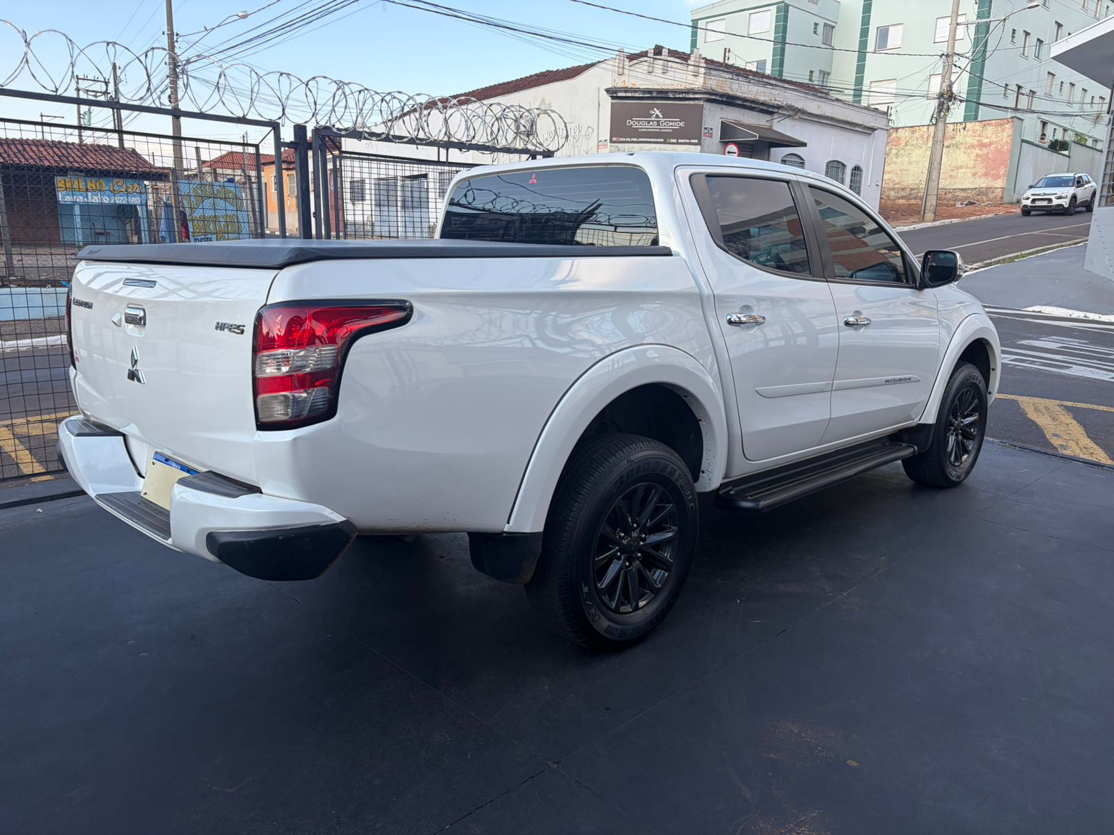 MITSUBISHI L200 TRITON