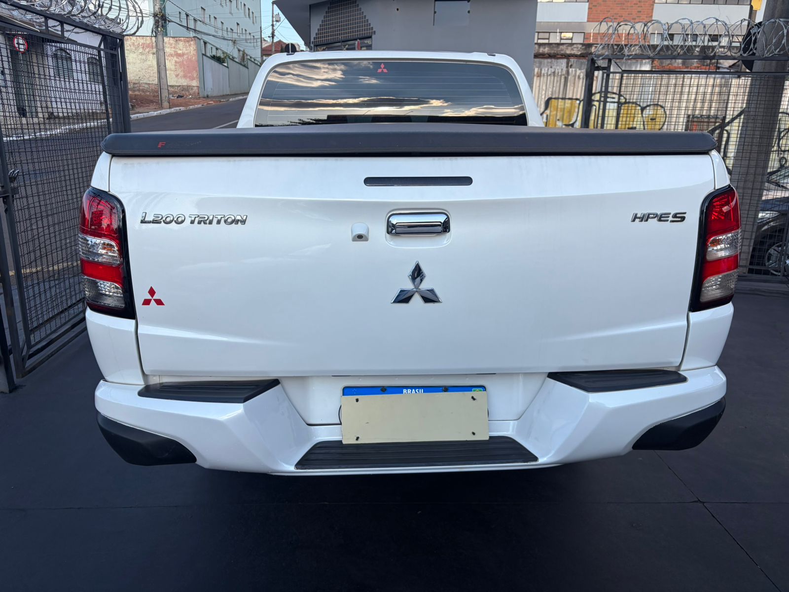 MITSUBISHI L200 TRITON