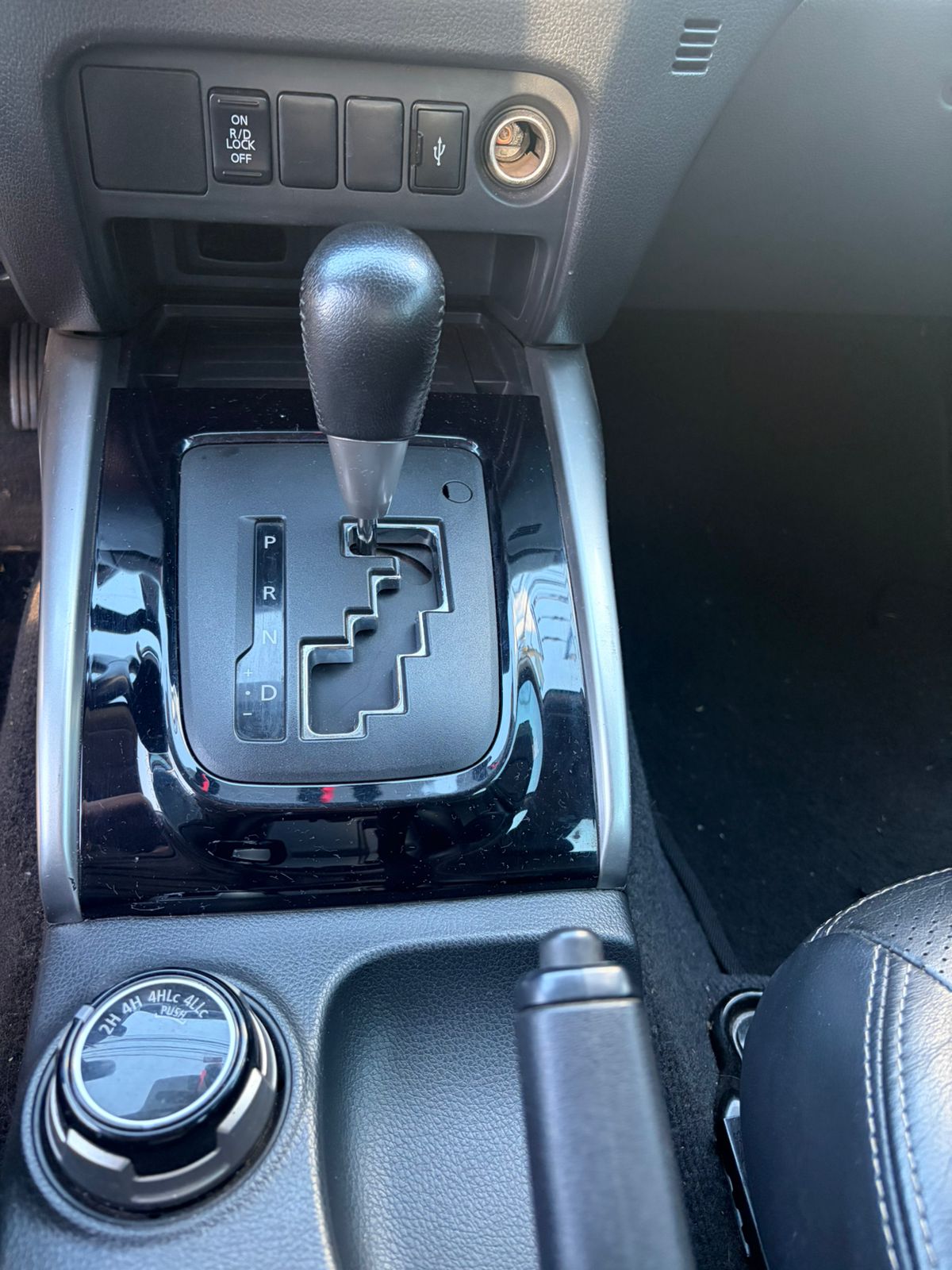 MITSUBISHI L200 TRITON
