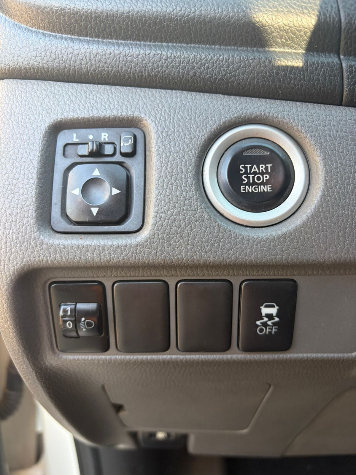MITSUBISHI L200 TRITON