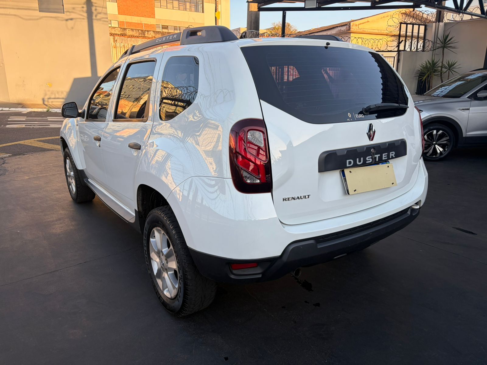 RENAULT DUSTER