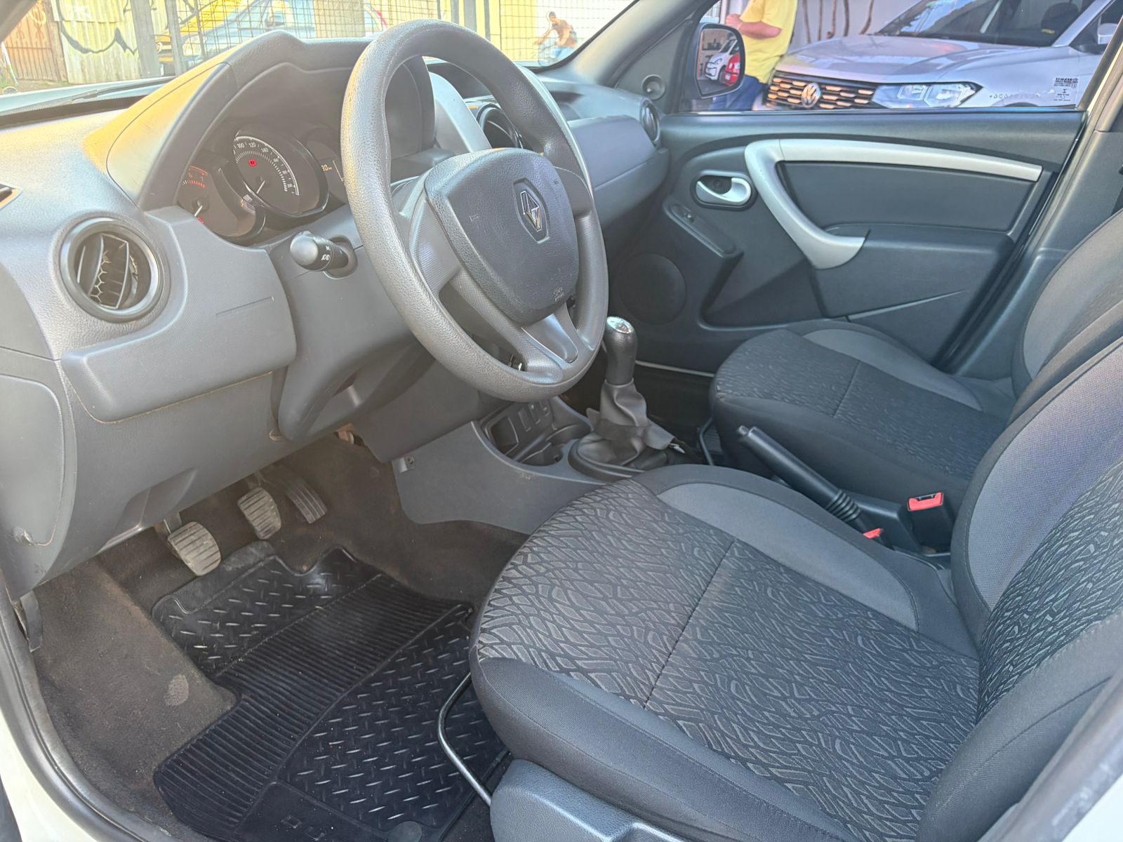 RENAULT DUSTER