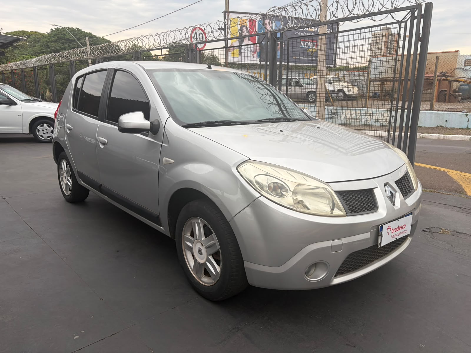 RENAULT SANDERO