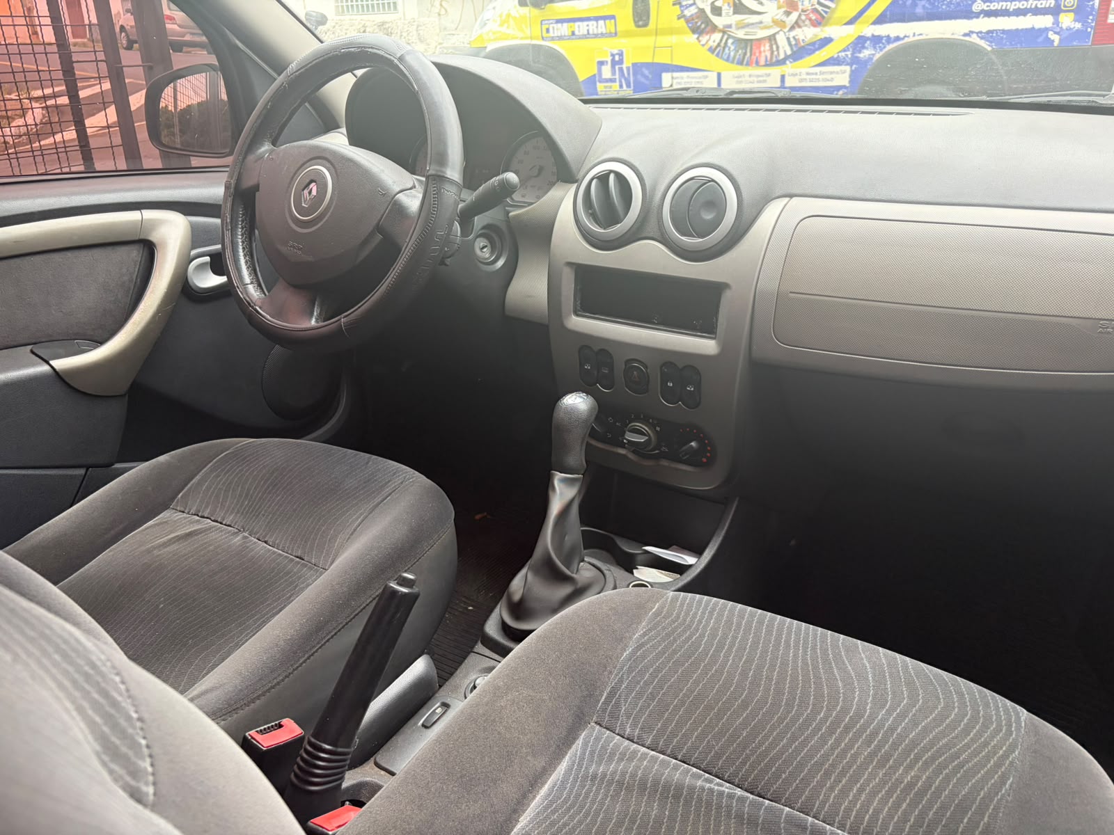 RENAULT SANDERO