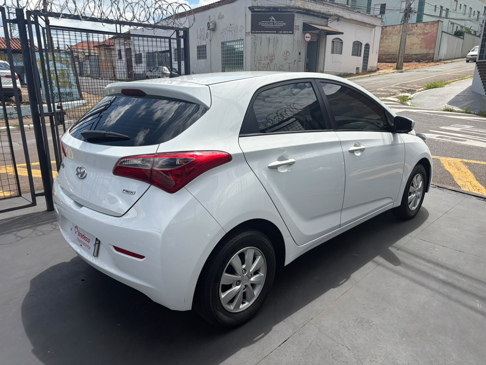HYUNDAI HB20