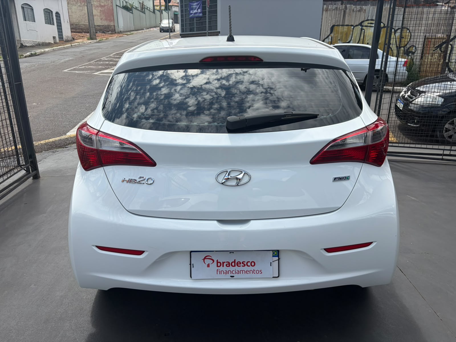 HYUNDAI HB20