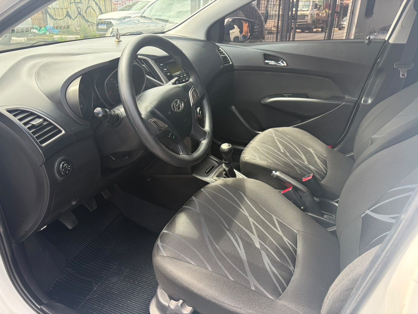 HYUNDAI HB20