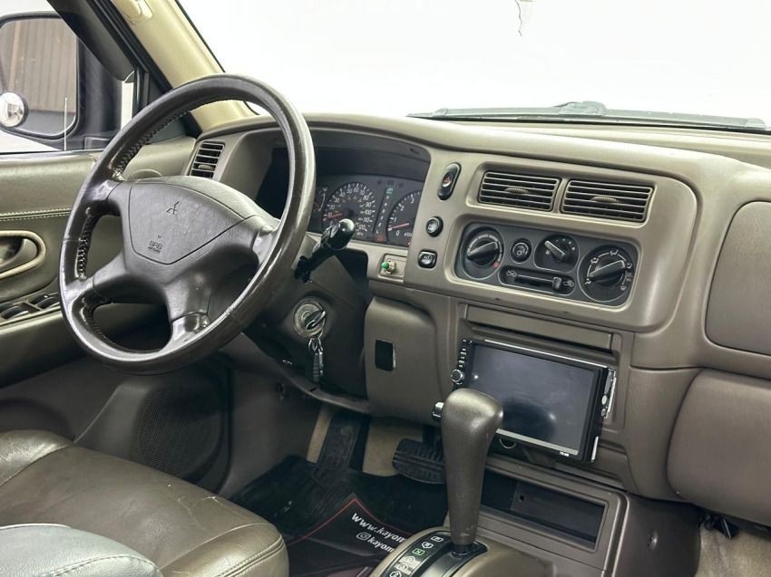 MITSUBISHI PAJERO SPORT