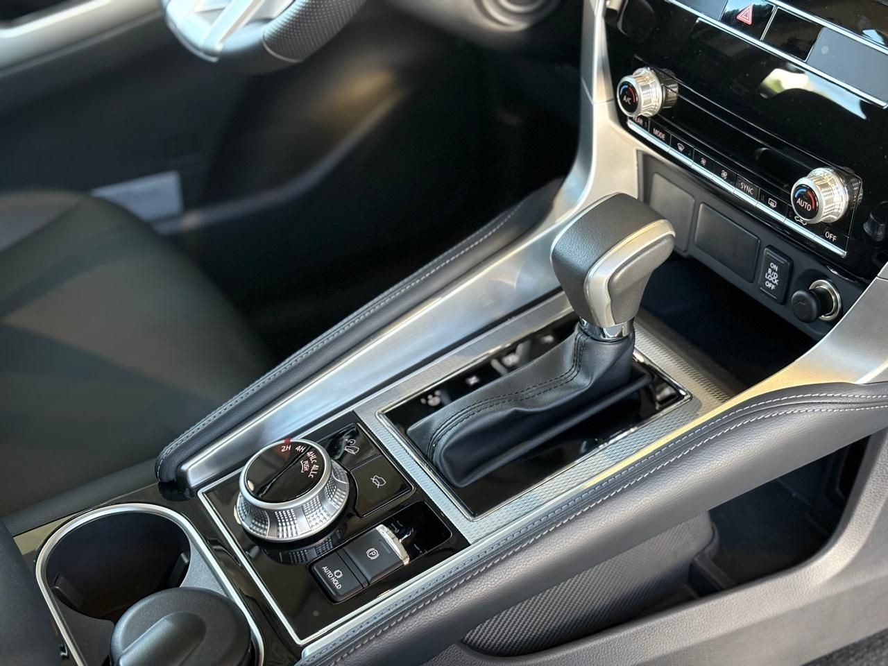 MITSUBISHI PAJERO SPORT