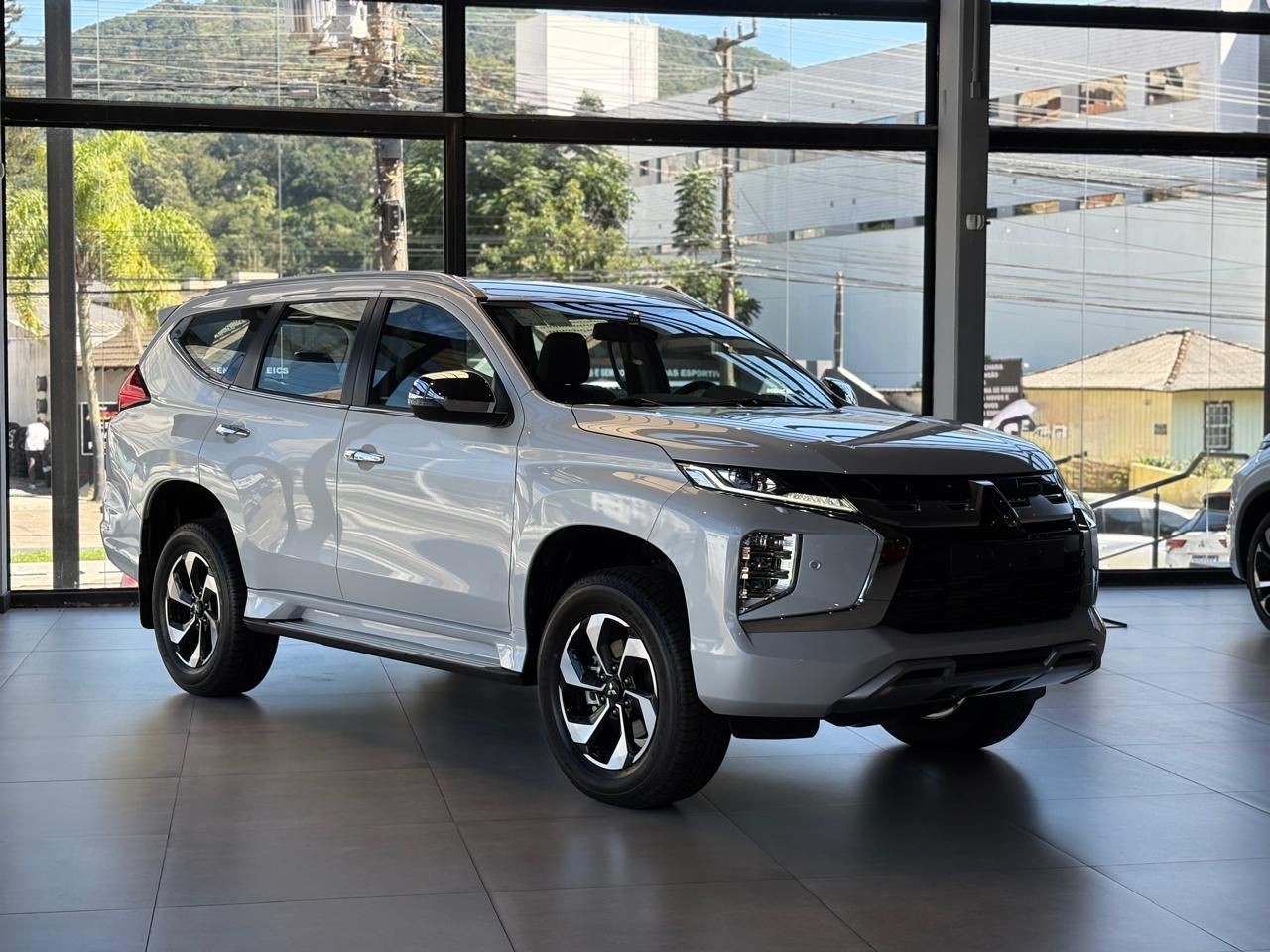 MITSUBISHI PAJERO SPORT