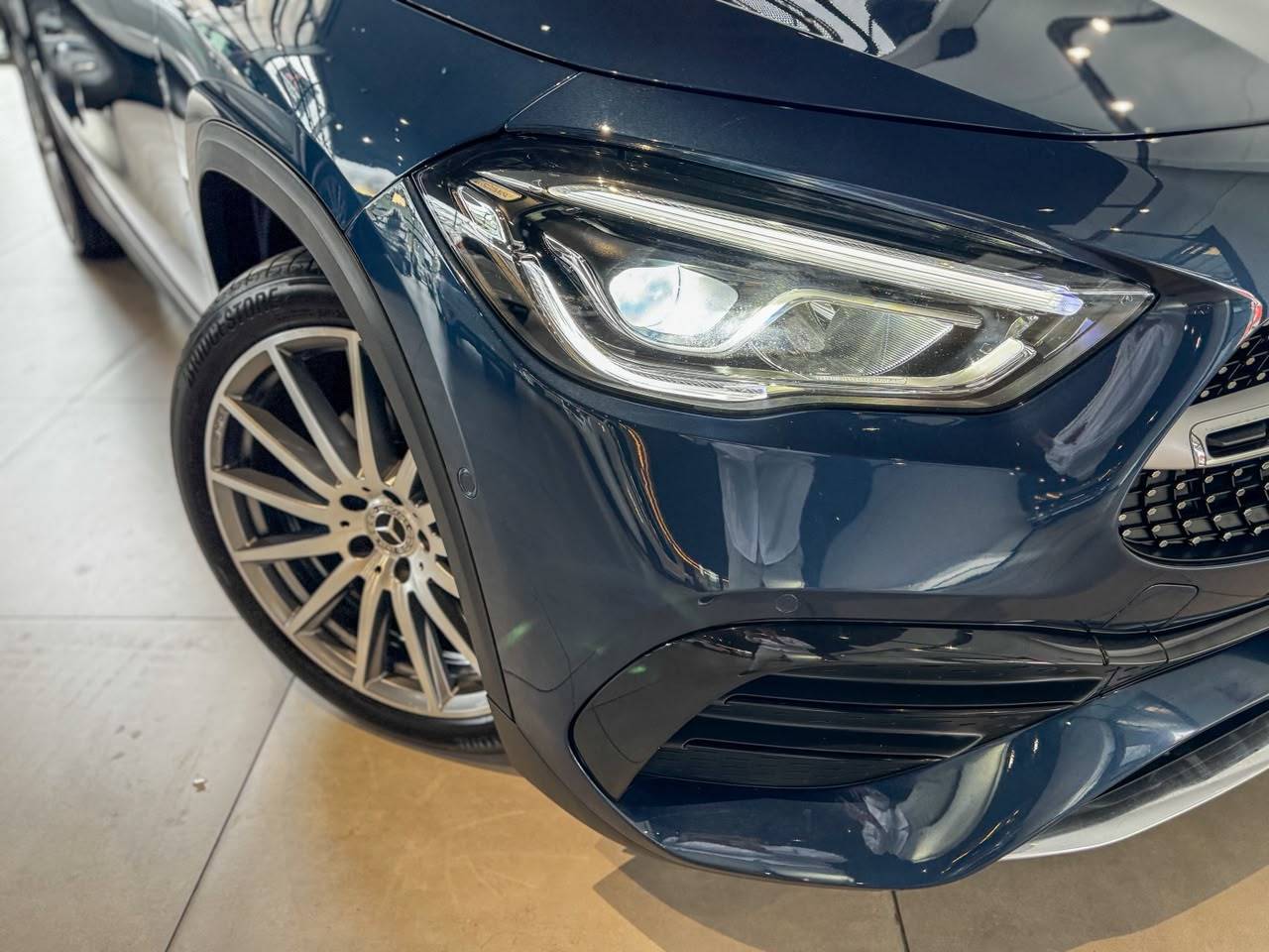 MERCEDES-BENZ GLA 200