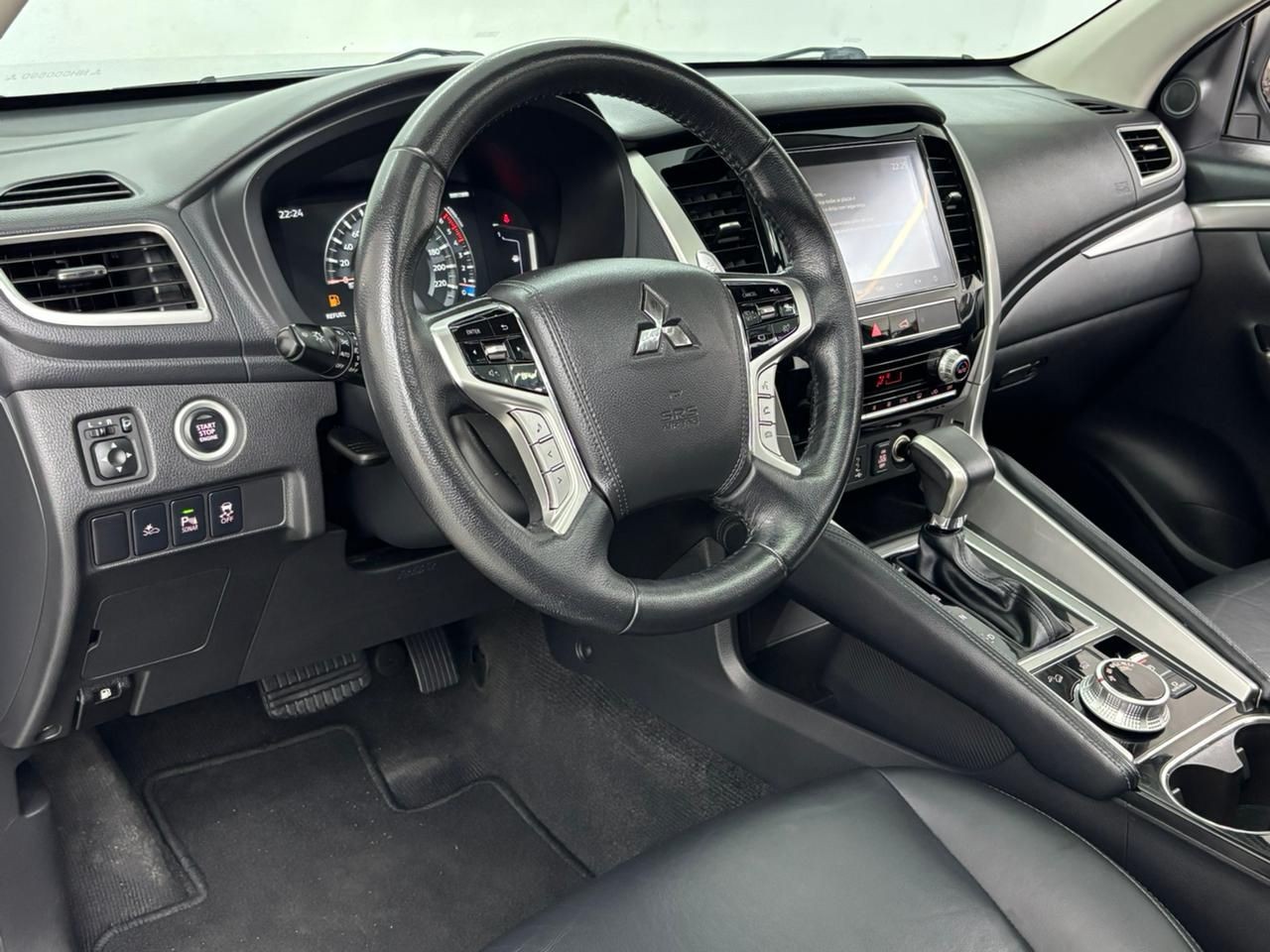 MITSUBISHI PAJERO SPORT